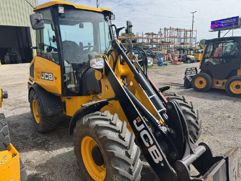 2024 JCB 407 Agri