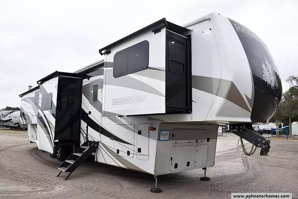 2024 Redwood REDWOOD RW4200FL in summerfield FL