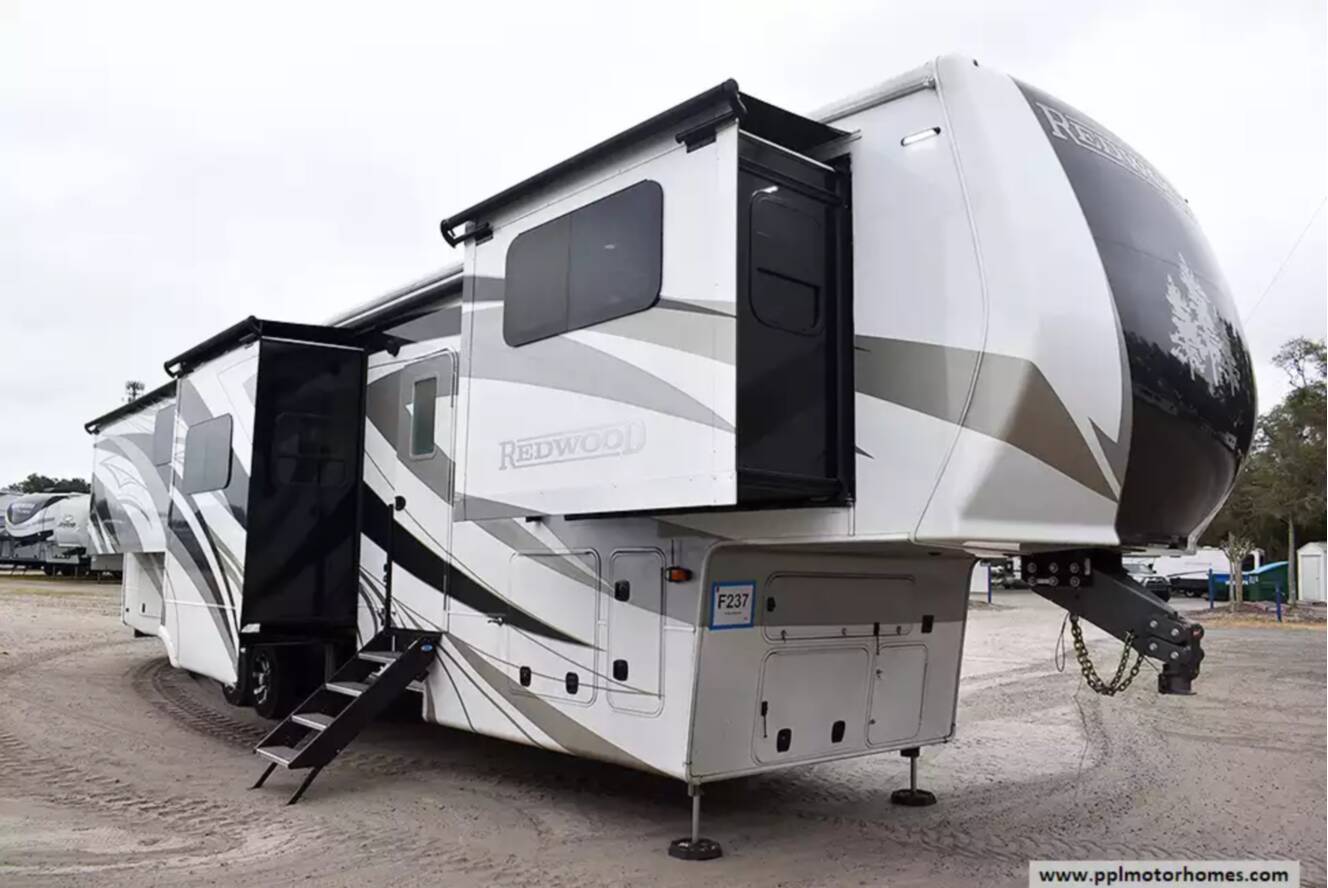 A photo of this 2024 Redwood REDWOOD RW4200FL