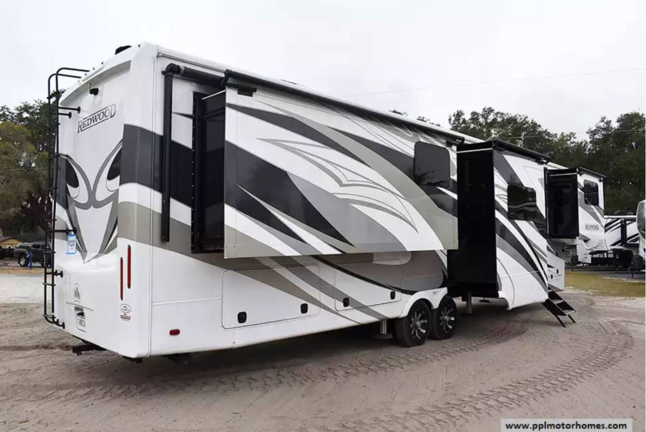 A photo of this 2024 Redwood REDWOOD RW4200FL