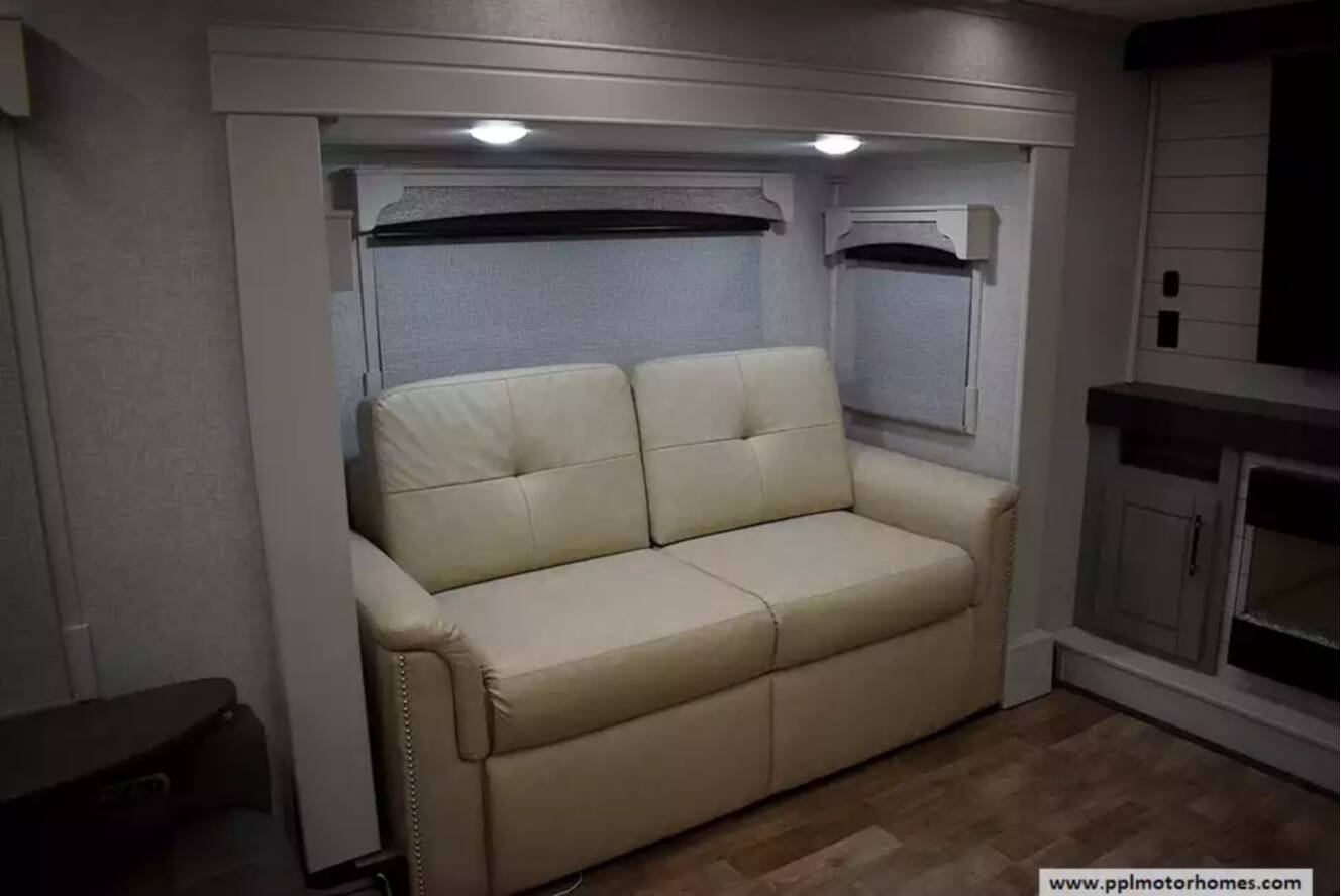 A photo of this 2024 Redwood REDWOOD RW4200FL