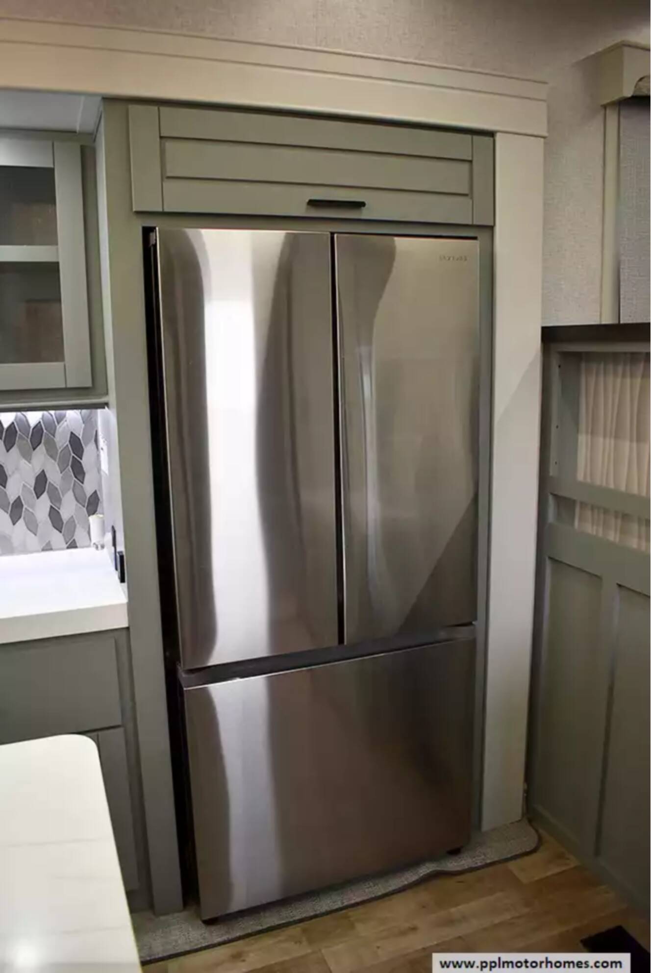 A photo of this 2024 Redwood REDWOOD RW4200FL