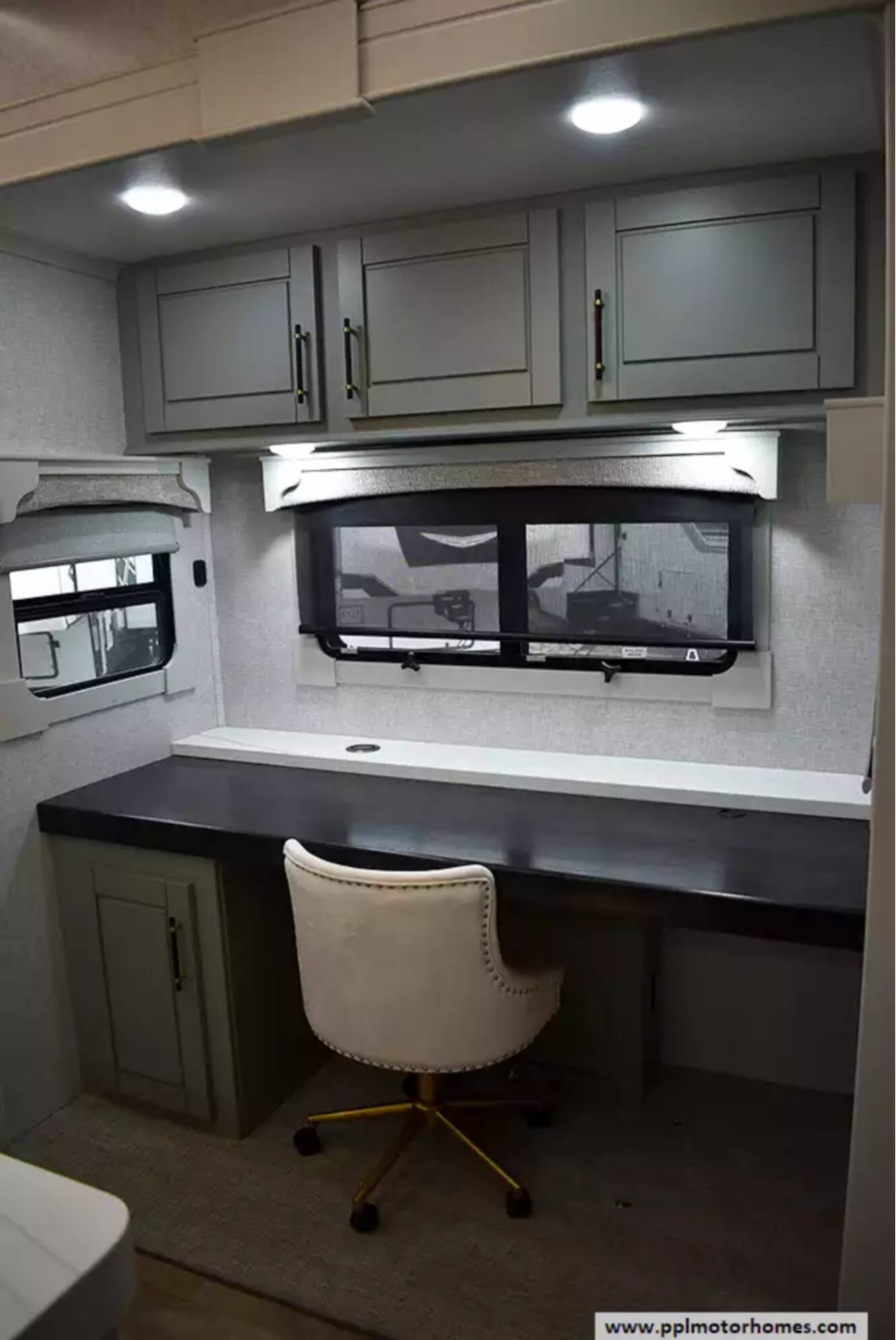 A photo of this 2024 Redwood REDWOOD RW4200FL