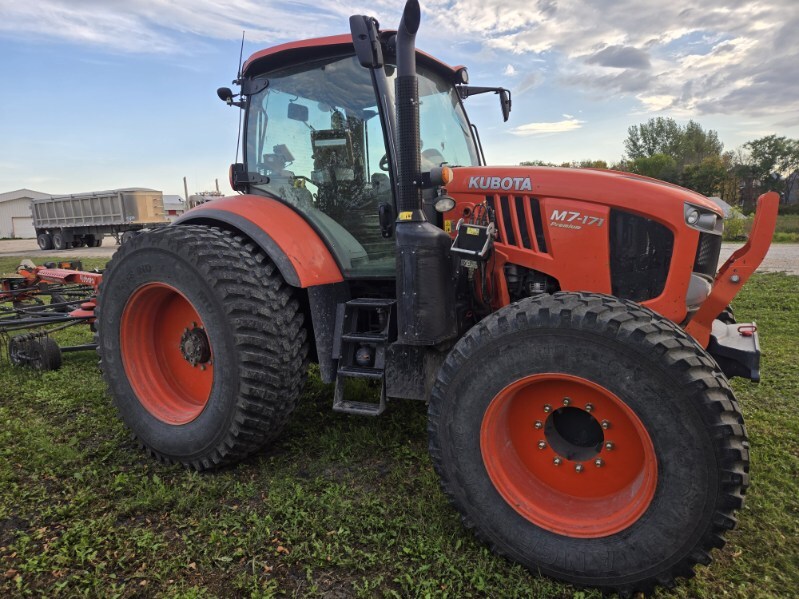 2019 KUBOTA M7-171 Premium in Pansy Mb, CA