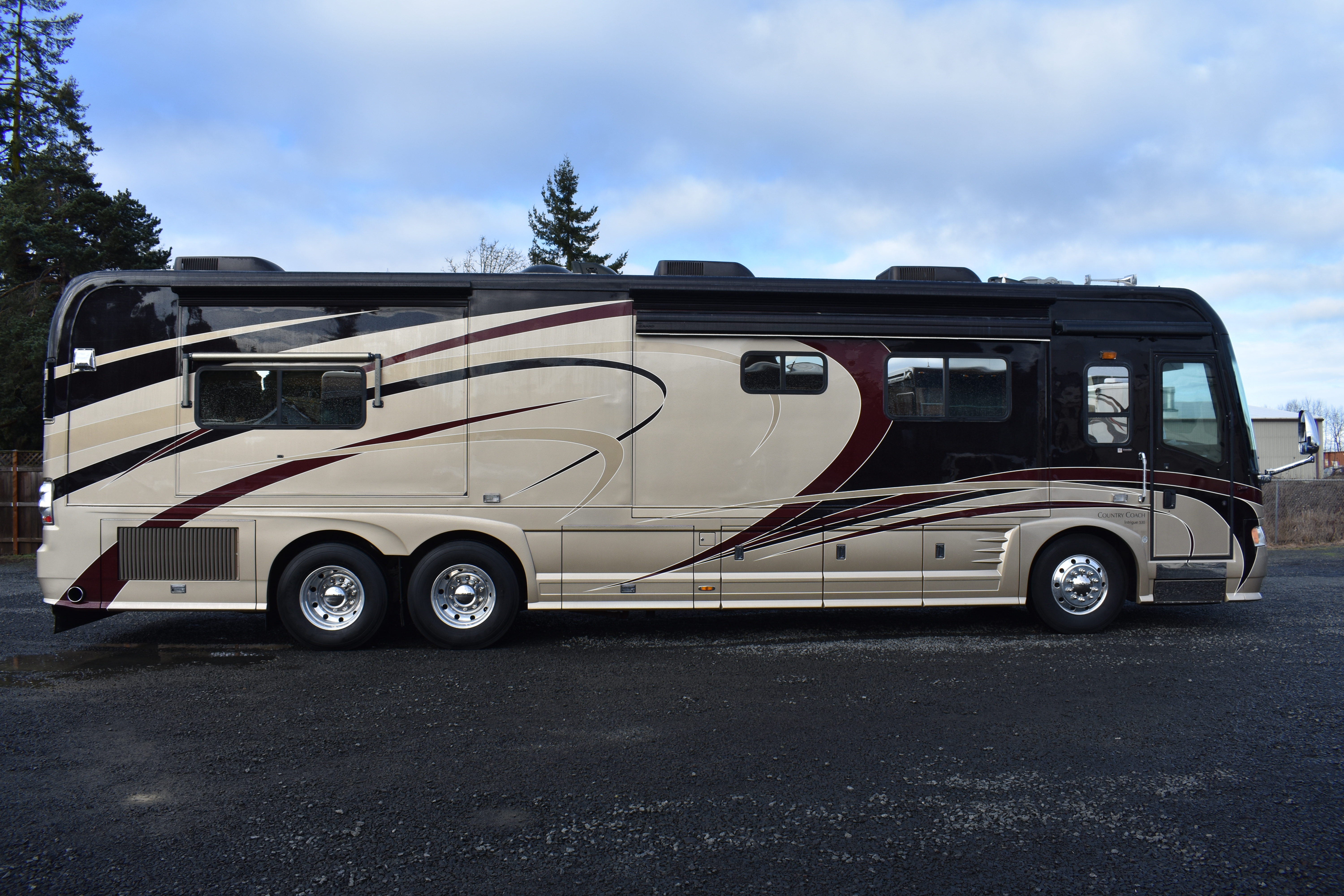 2006 Country Coach INTRIGUE in eugene OR
