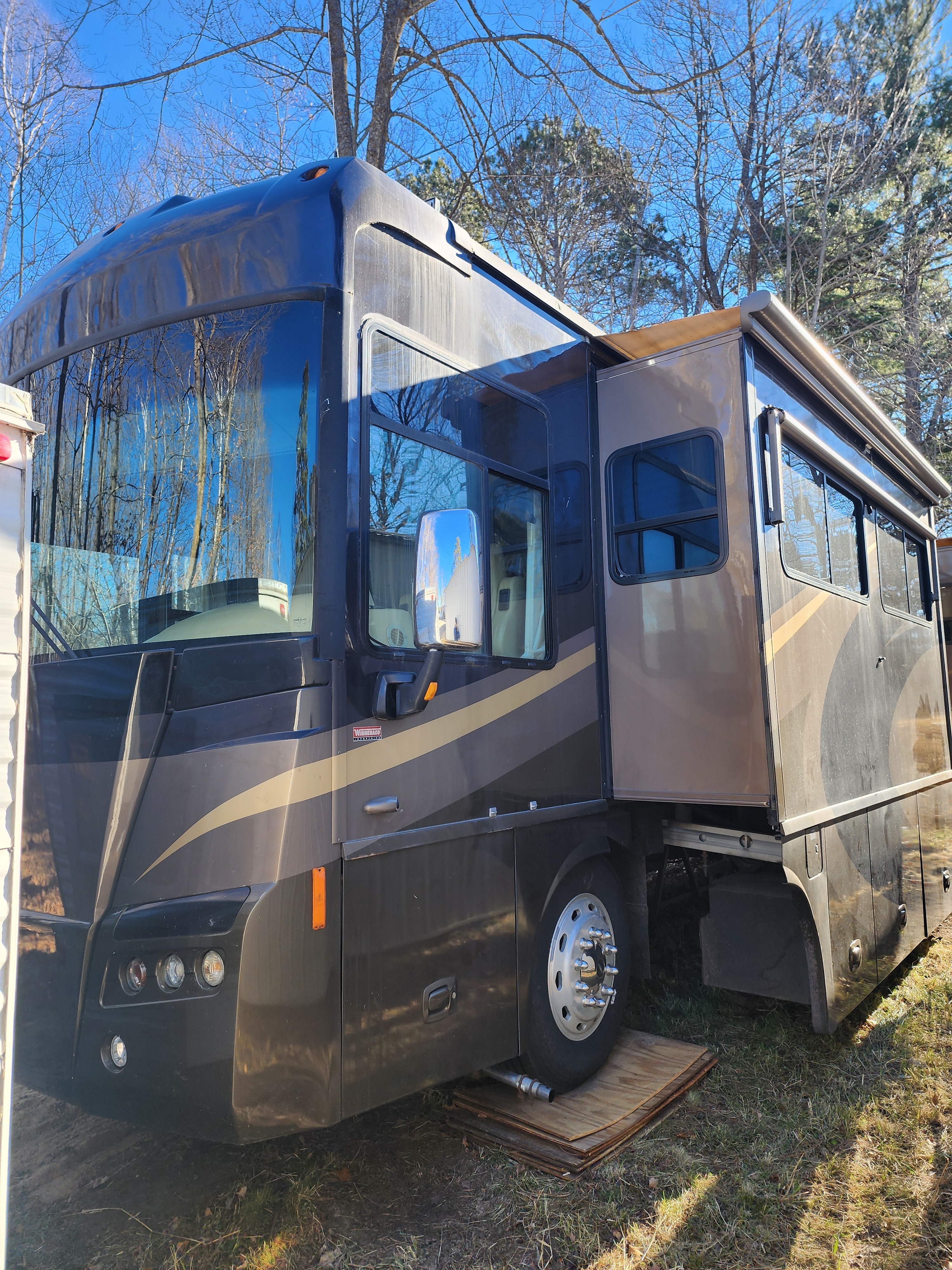 2006 Winnebago TOUR 40KD RV