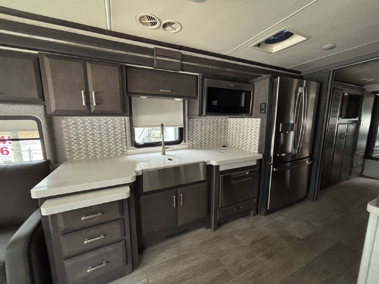 A photo of this 2023 Thor TUSCANY 40RT