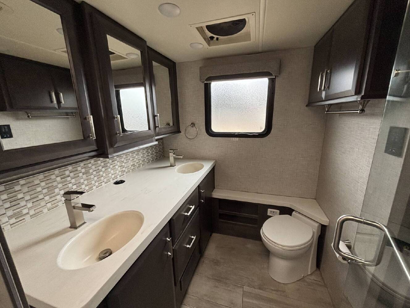 A photo of this 2023 Thor TUSCANY 40RT