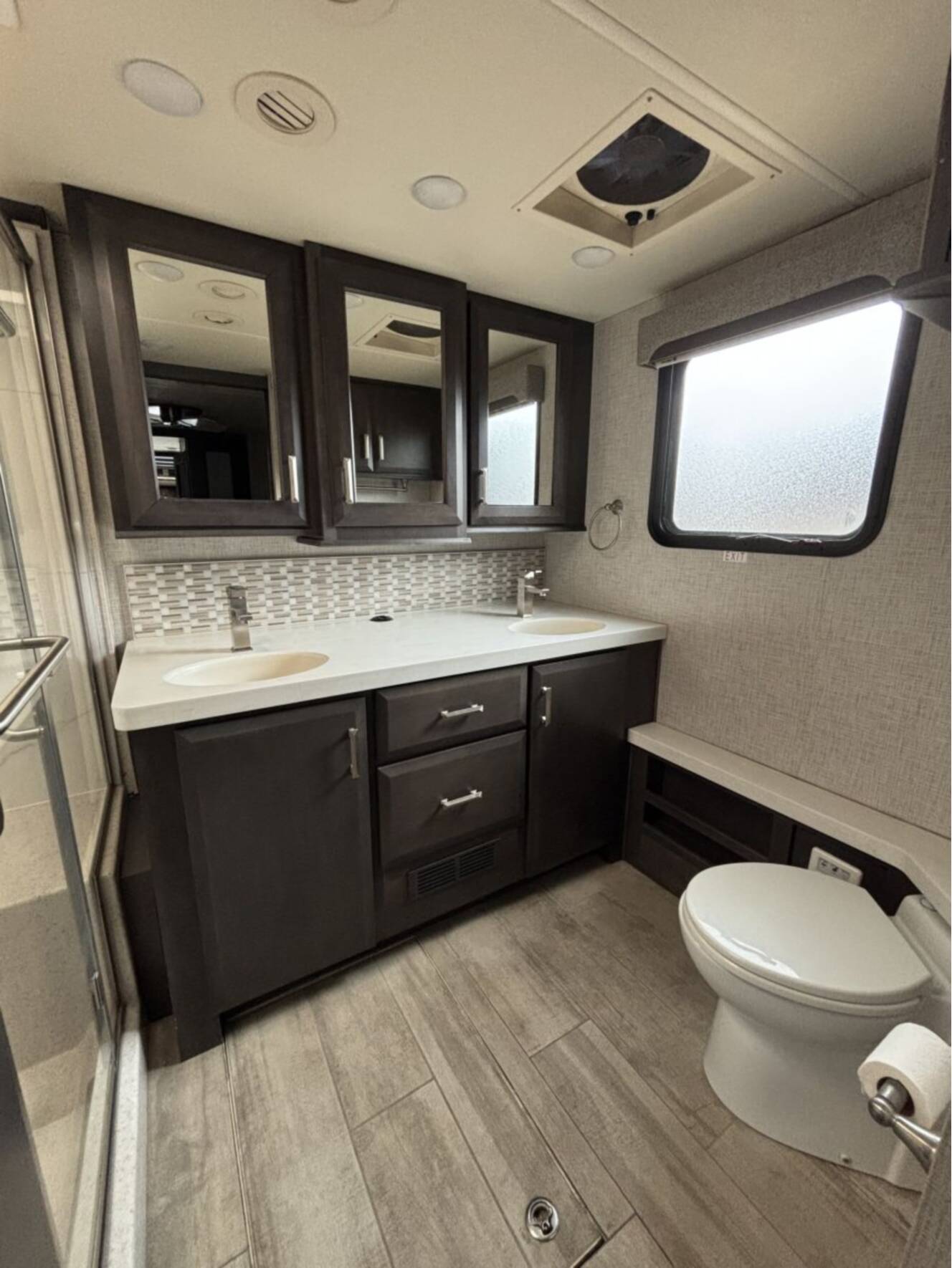 A photo of this 2023 Thor TUSCANY 40RT