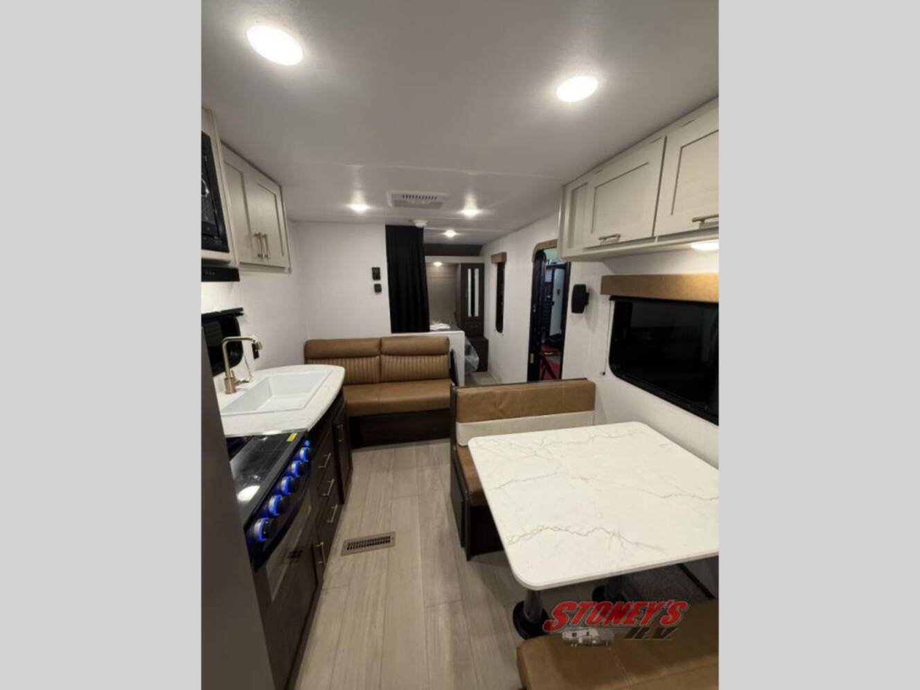A photo of this 2026 Crossroads Zinger Lite 252BH