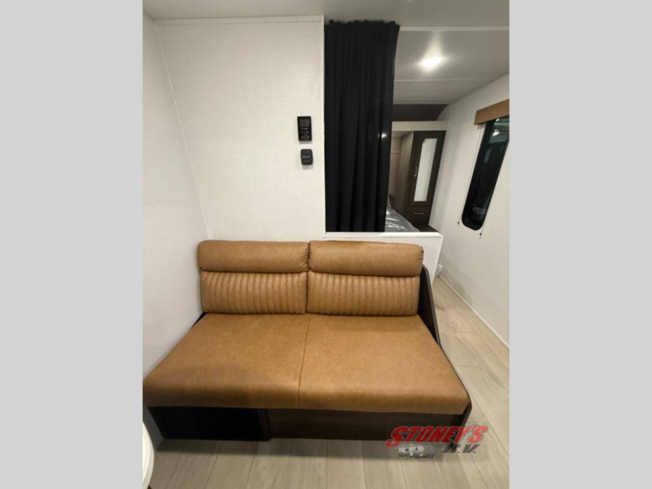 A photo of this 2026 Crossroads Zinger Lite 252BH