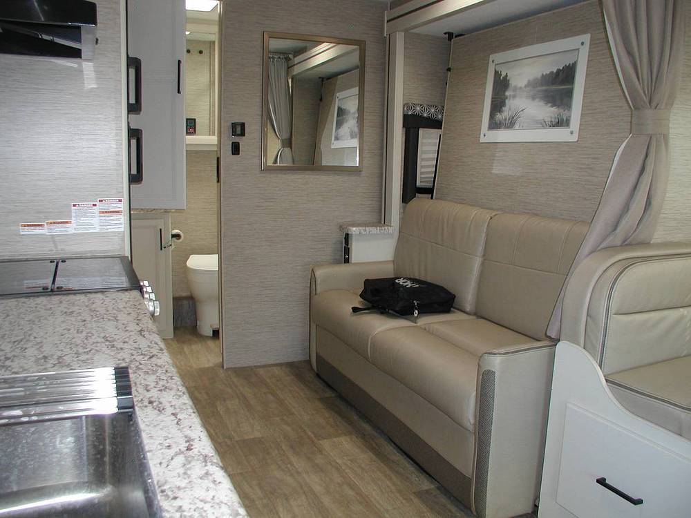 2024 Thor Motor Coach Freedom Elite 24FL in mentor MN