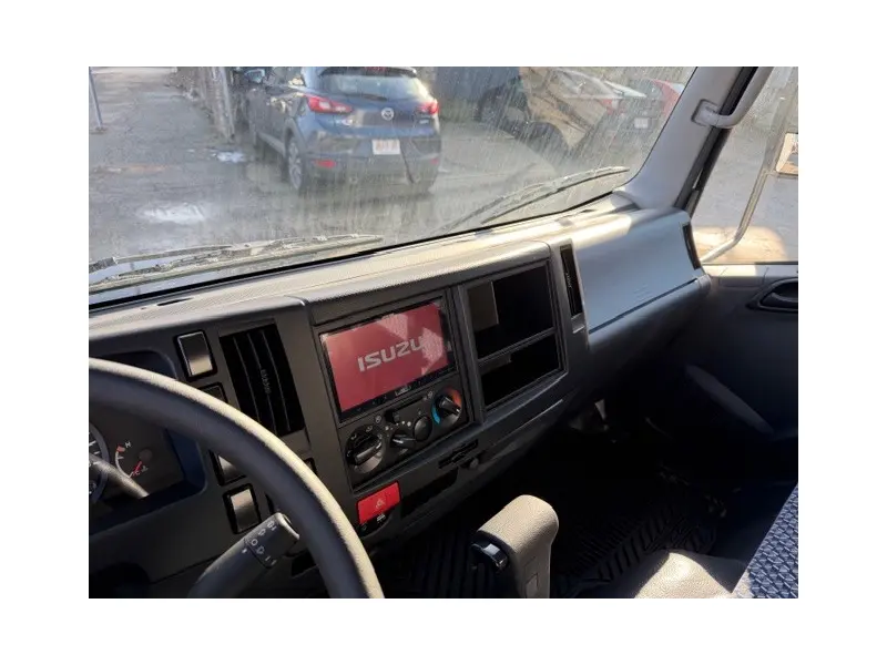 2026 ISUZU NPR HD
