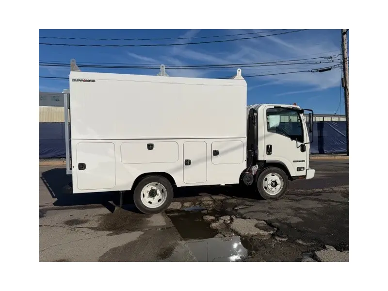2026 ISUZU NPR HD