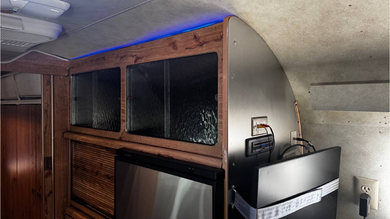 A photo of this 1978 Airstream EXCELLA 31