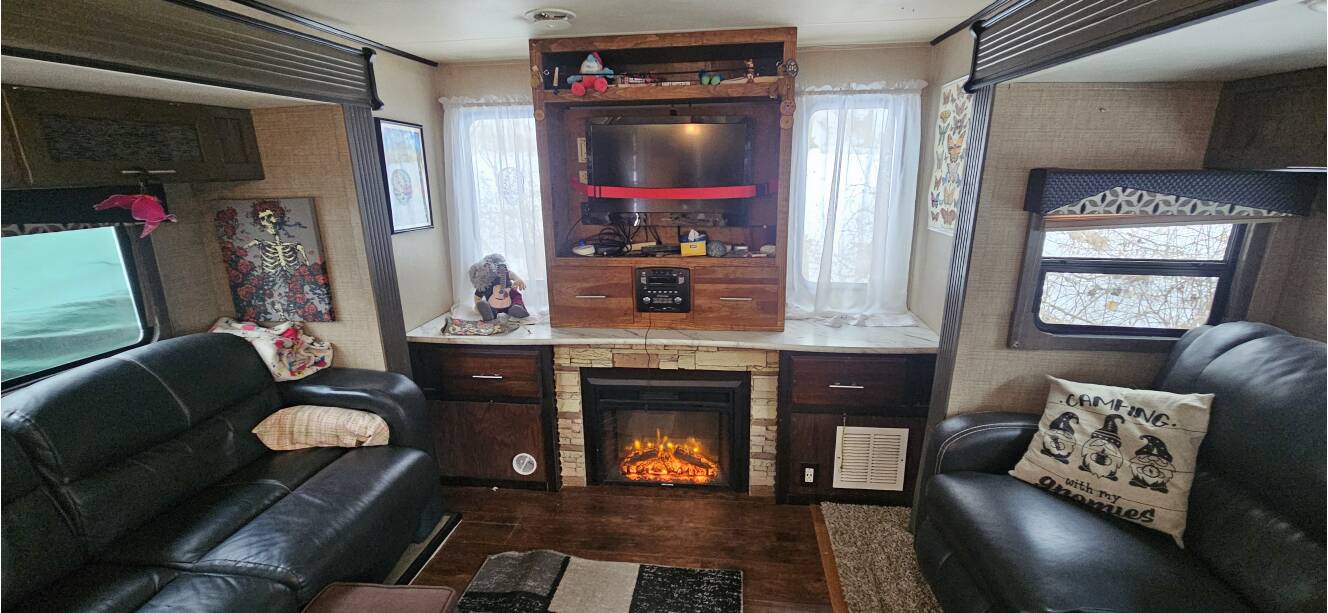 A photo of this 2016 Dutchmen KODIAK ULTRA LITE 291RESL