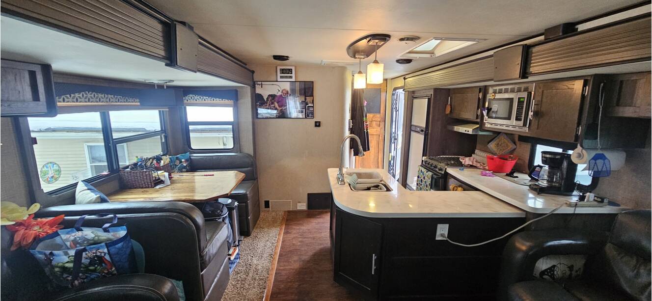 A photo of this 2016 Dutchmen KODIAK ULTRA LITE 291RESL