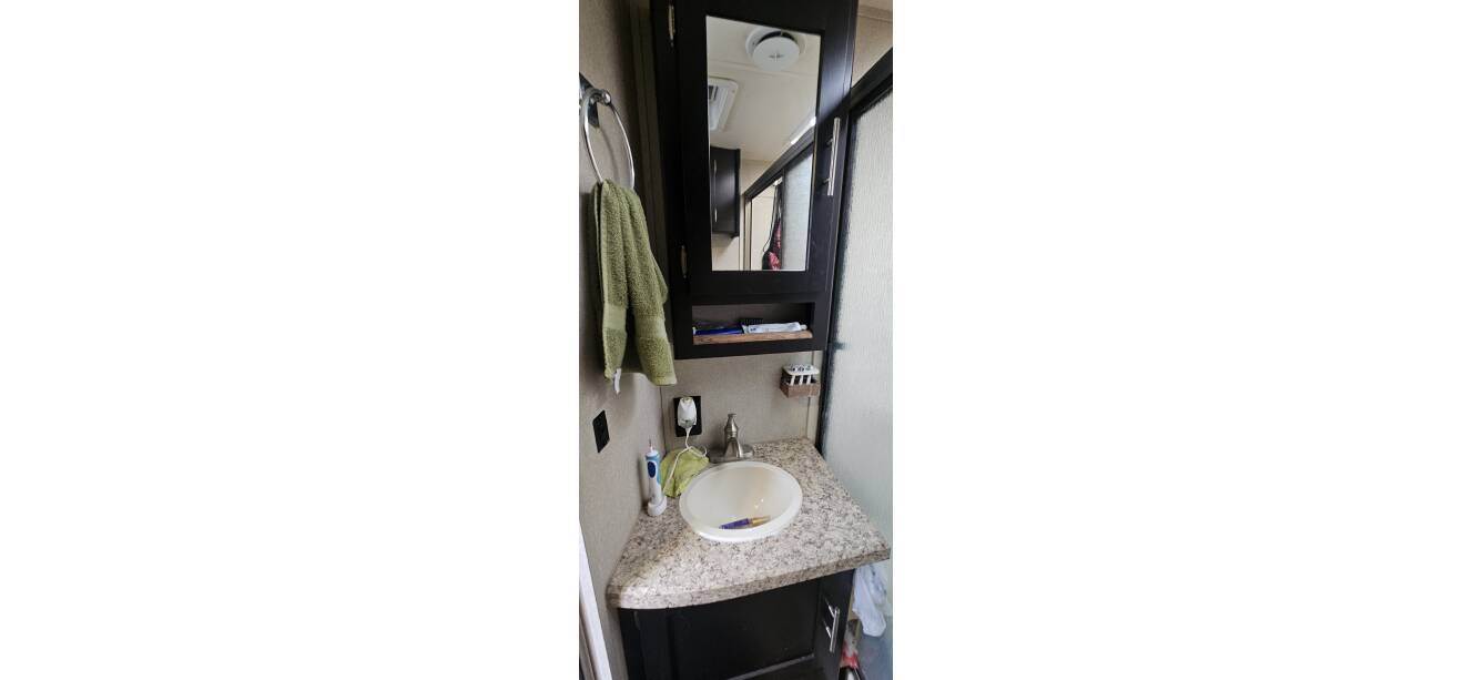 A photo of this 2016 Dutchmen KODIAK ULTRA LITE 291RESL