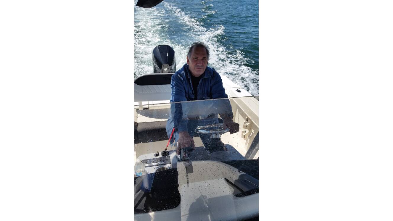 A photo of this 2022 Bayliner T22cc