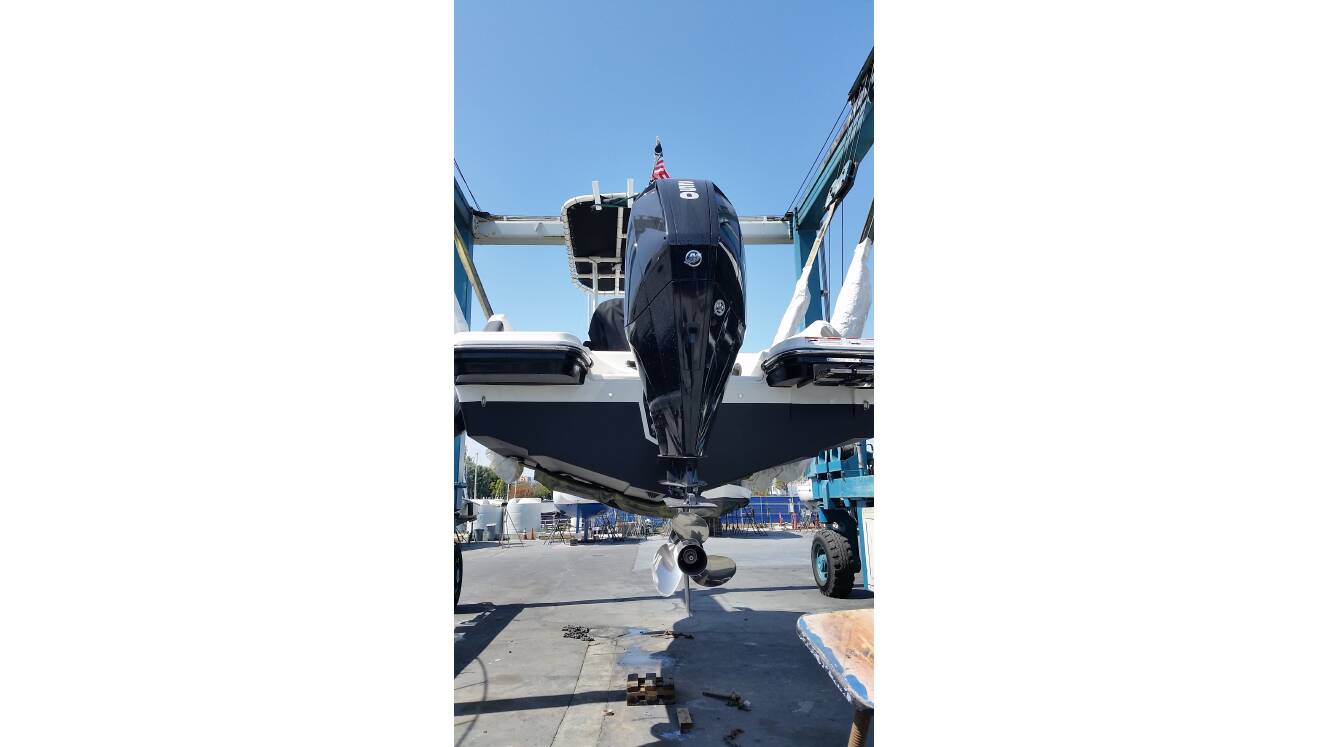 A photo of this 2022 Bayliner T22cc
