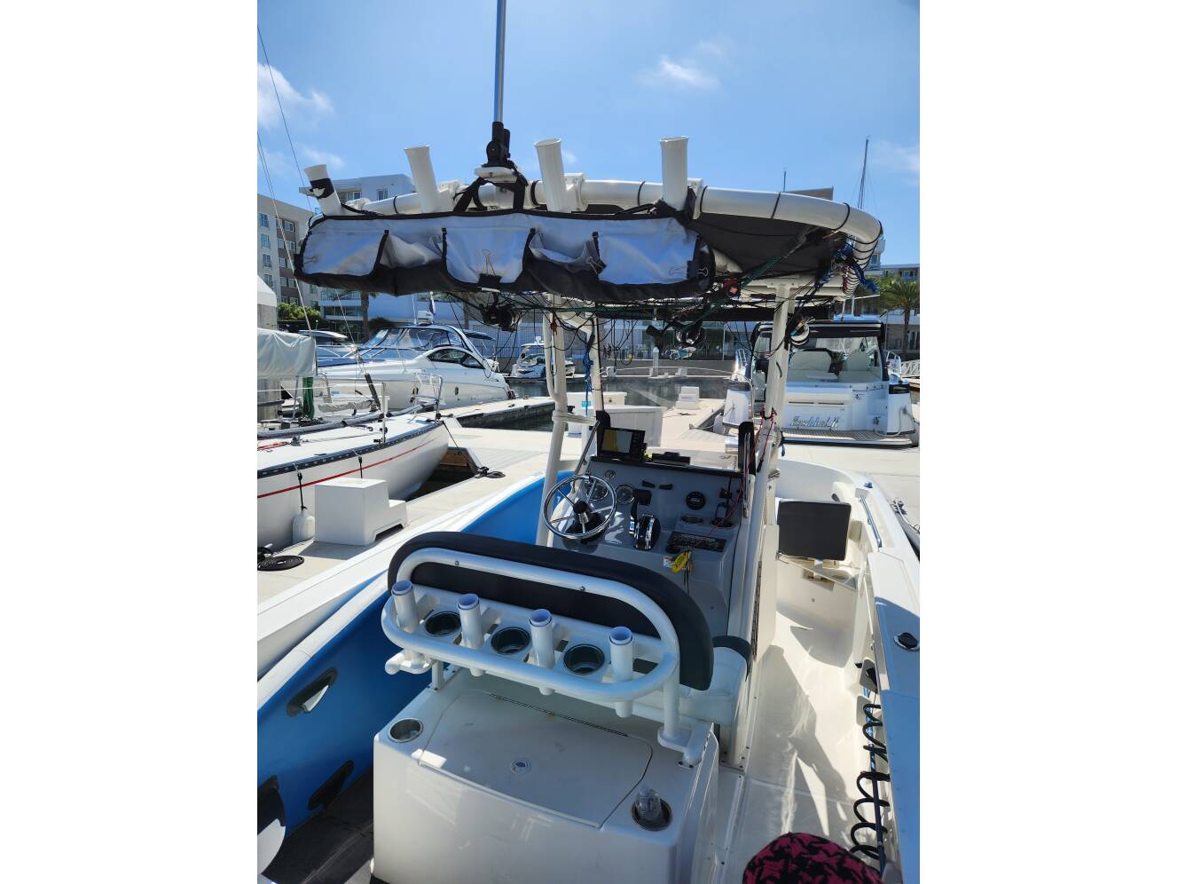 A photo of this 2022 Bayliner T22cc