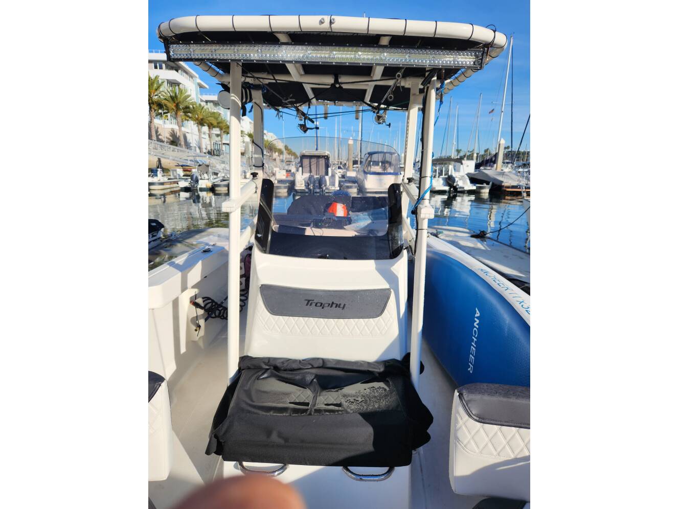 A photo of this 2022 Bayliner T22cc
