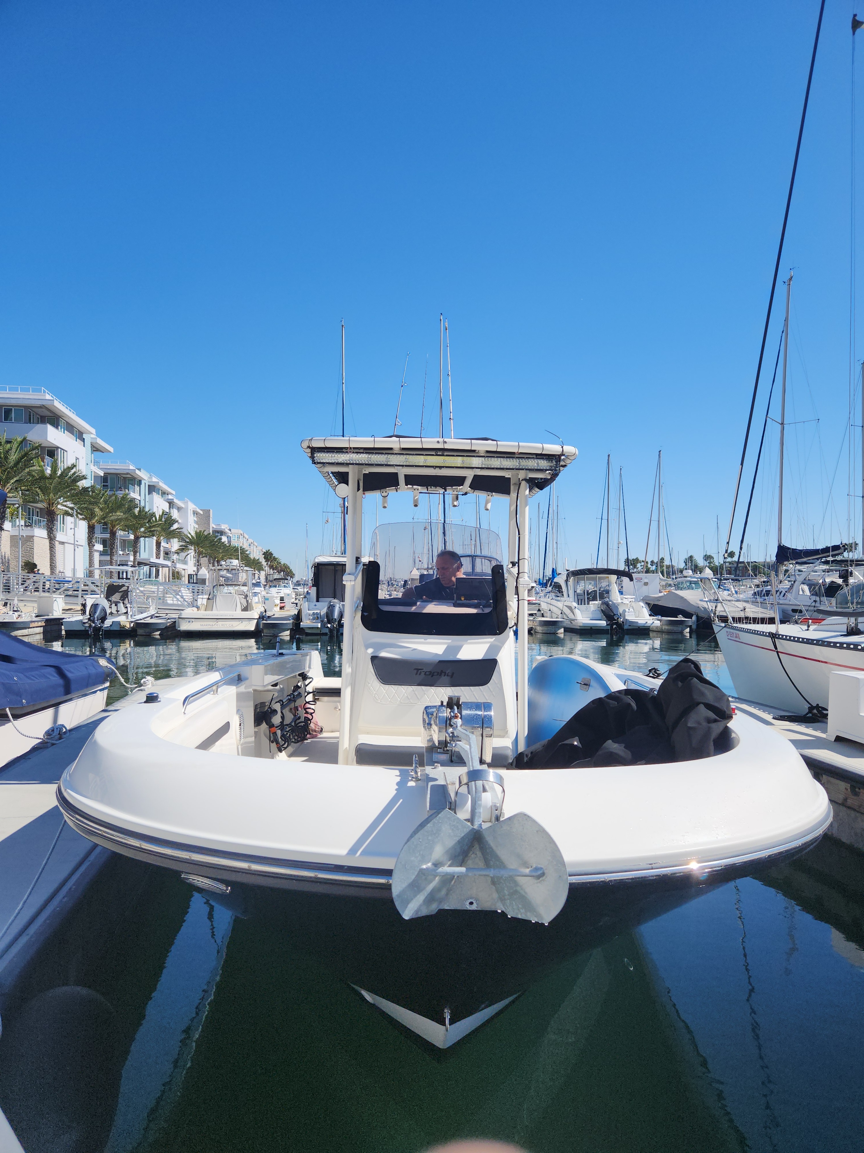 2022 Bayliner T22cc Center Console Boat boat