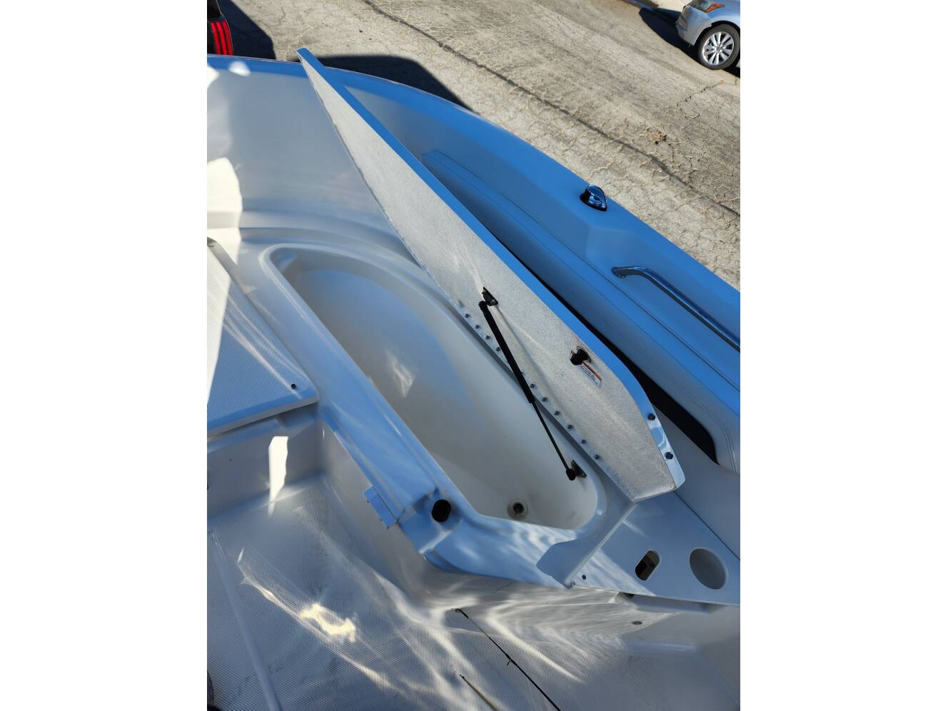 A photo of this 2022 Bayliner T22cc