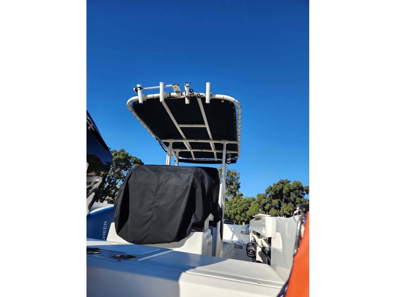 A photo of this 2022 Bayliner T22cc