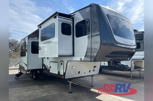 2026 Forest River Rv Rockwood Signature 402SFL in wharton TX