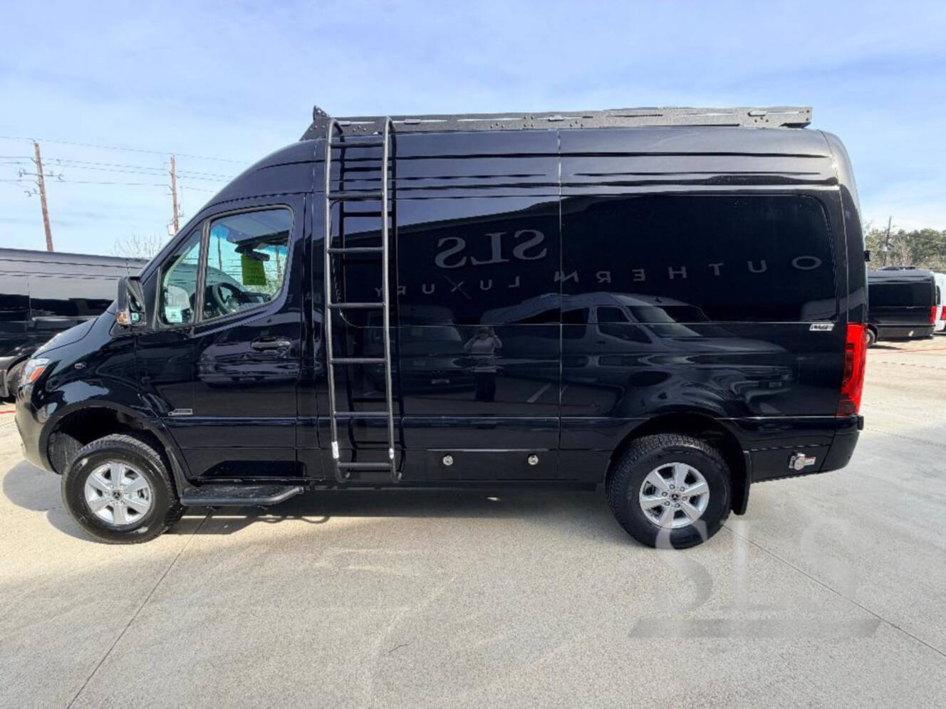 A photo of this 2026 Midwest Automotive Designs Luxe Cruiser D4