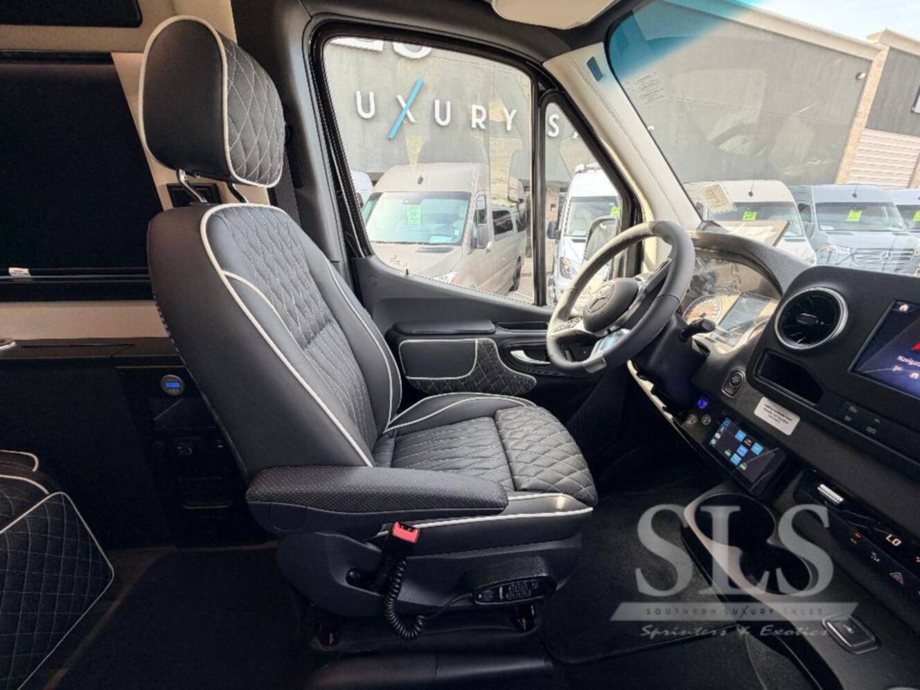 A photo of this 2026 Midwest Automotive Designs Luxe Cruiser D4