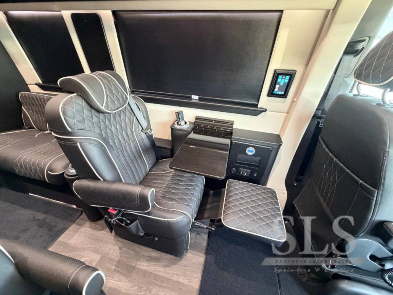 A photo of this 2026 Midwest Automotive Designs Luxe Cruiser D4