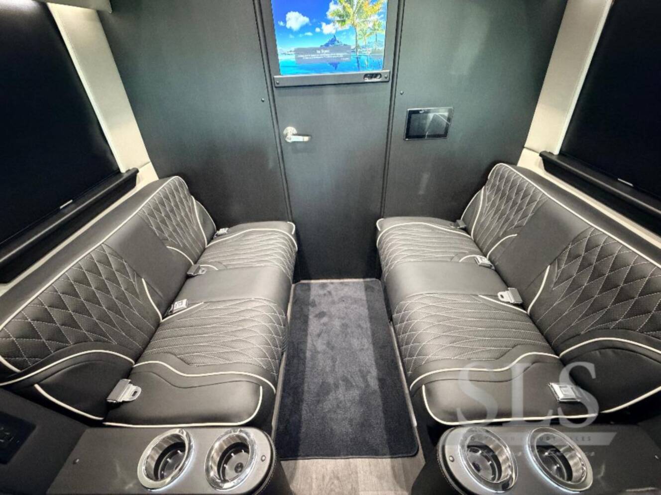 A photo of this 2026 Midwest Automotive Designs Luxe Cruiser D4