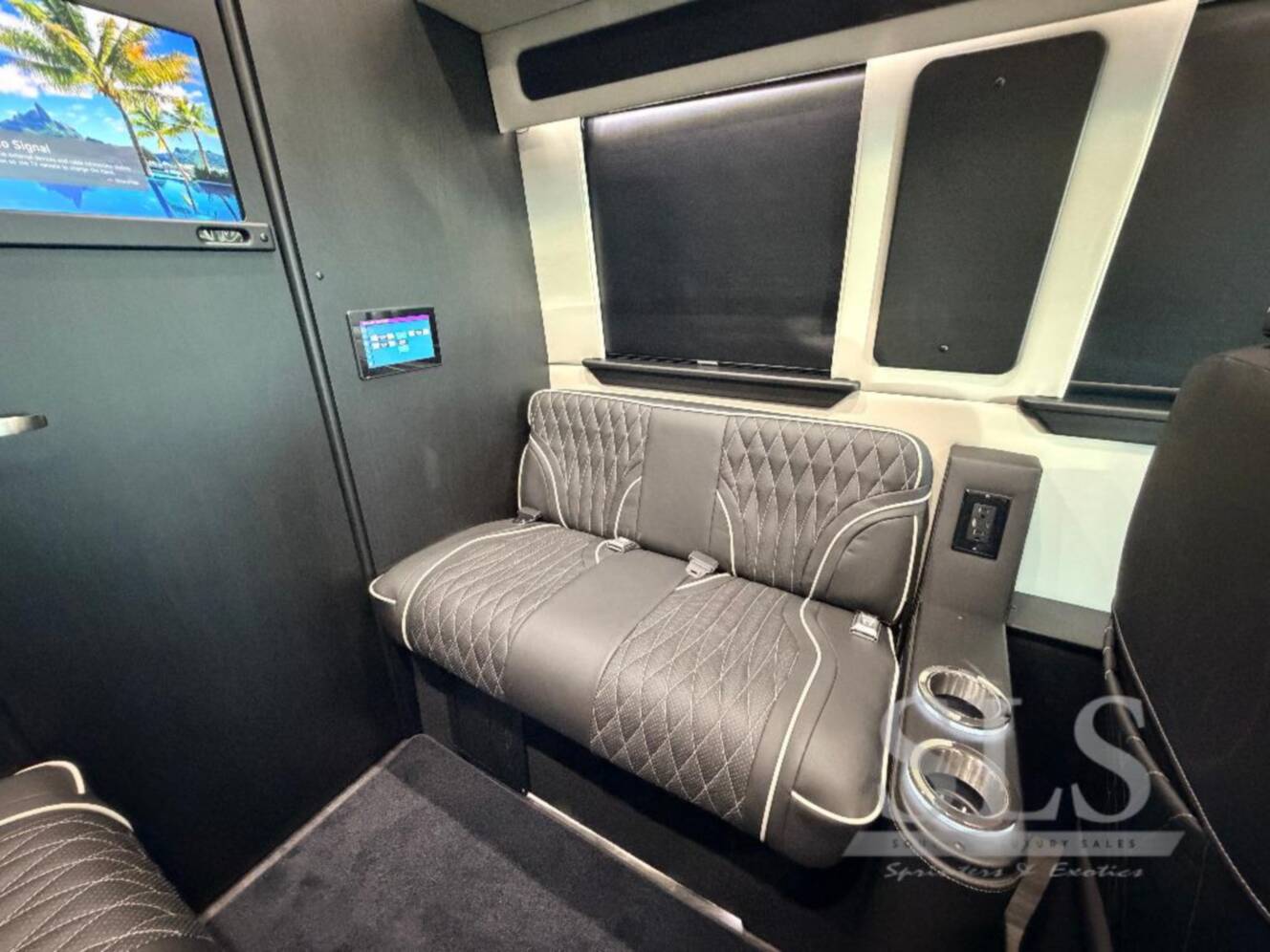 A photo of this 2026 Midwest Automotive Designs Luxe Cruiser D4