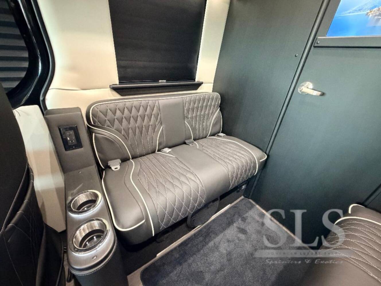 A photo of this 2026 Midwest Automotive Designs Luxe Cruiser D4