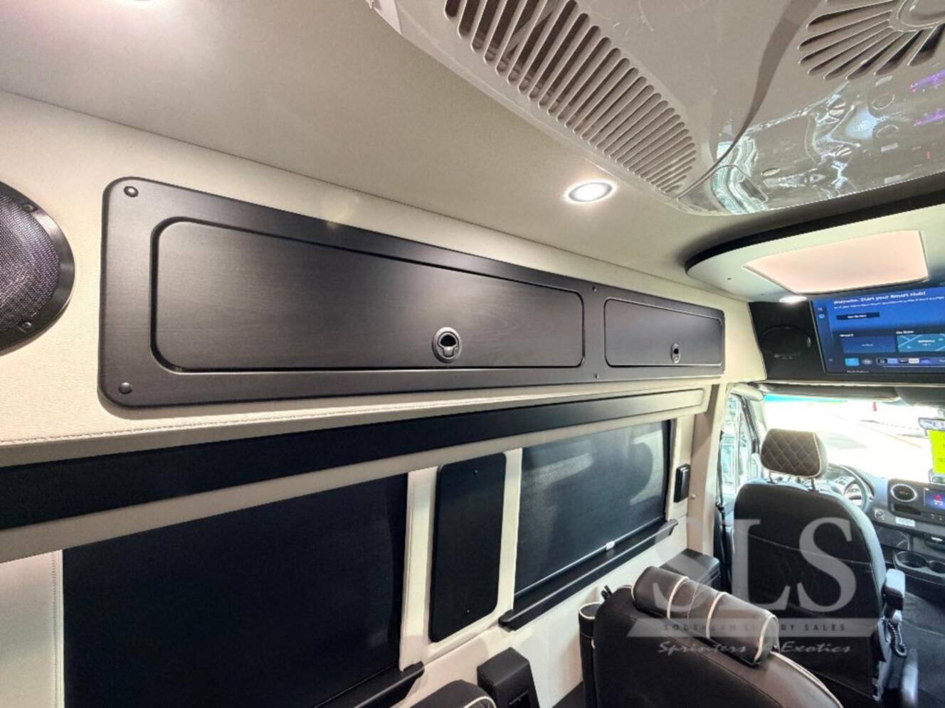 A photo of this 2026 Midwest Automotive Designs Luxe Cruiser D4