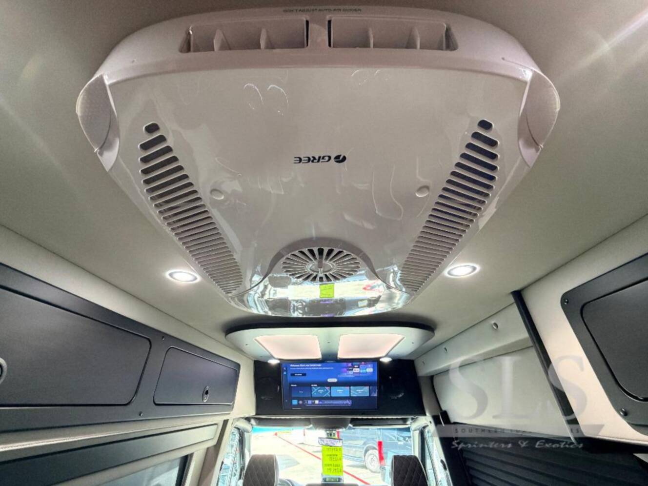 A photo of this 2026 Midwest Automotive Designs Luxe Cruiser D4