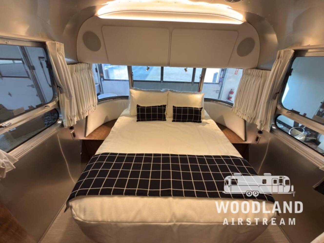 A photo of this 2026 Airstream Globetrotter 30RB