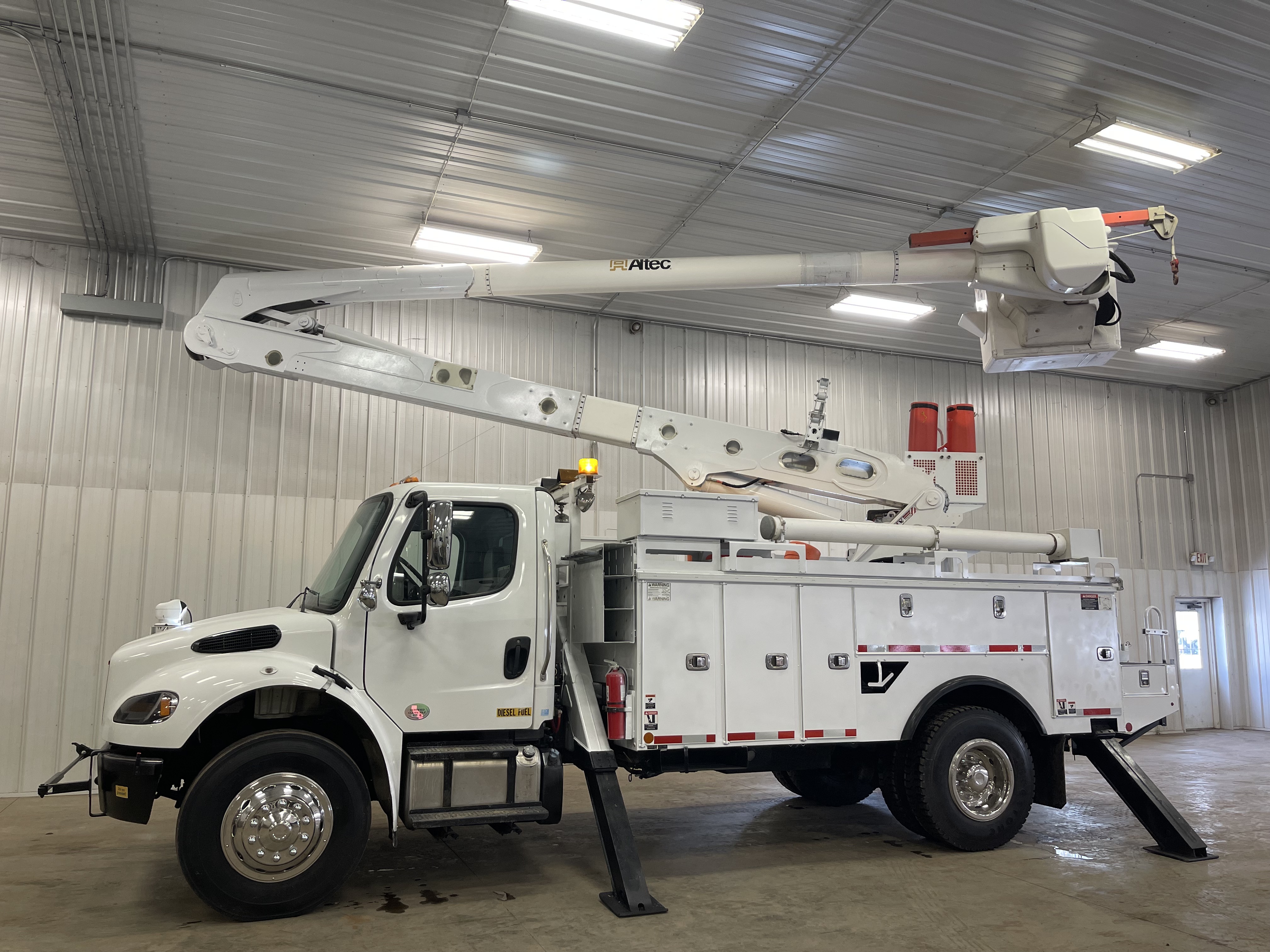 2016 FREIGHTLINER BUSINESS CLASS M2 106 in Battle Creek, MI