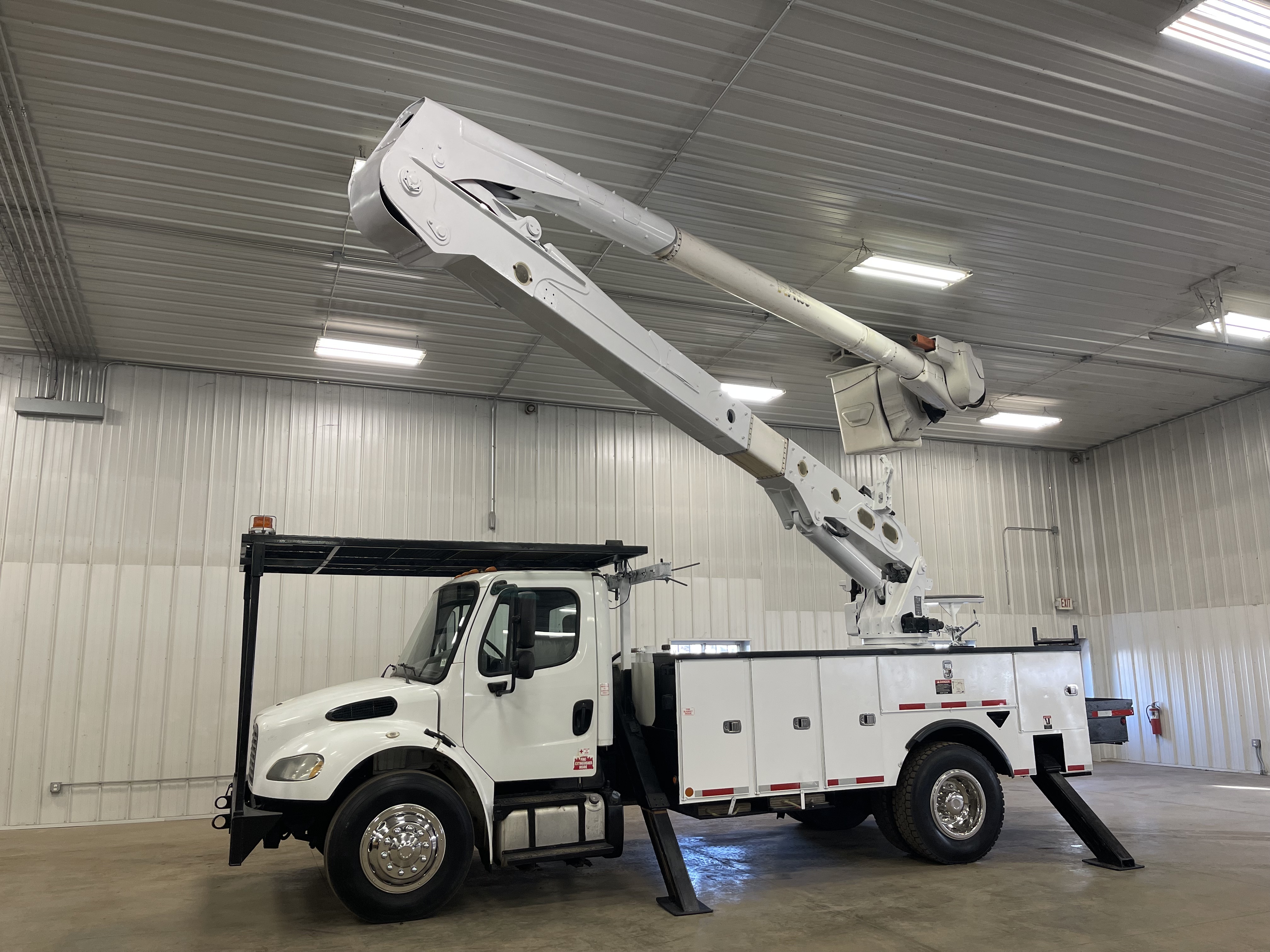 2013 FREIGHTLINER BUSINESS CLASS M2 106 in Battle Creek, MI