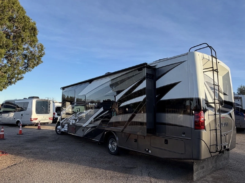 2021 THOR MOTOR COACH OMNI BH35