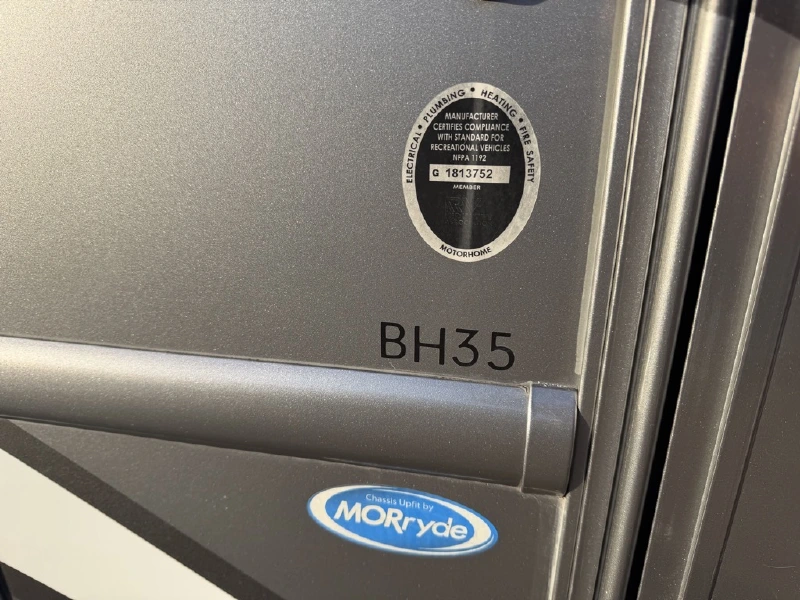 2021 THOR MOTOR COACH OMNI BH35