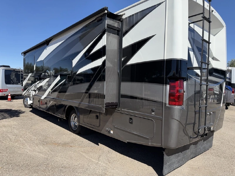 2021 THOR MOTOR COACH OMNI BH35