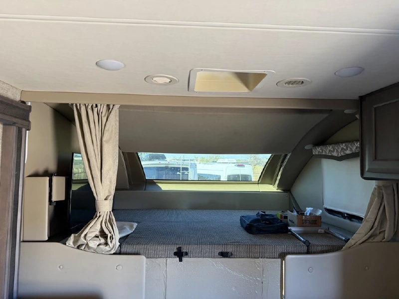 2021 THOR MOTOR COACH OMNI BH35