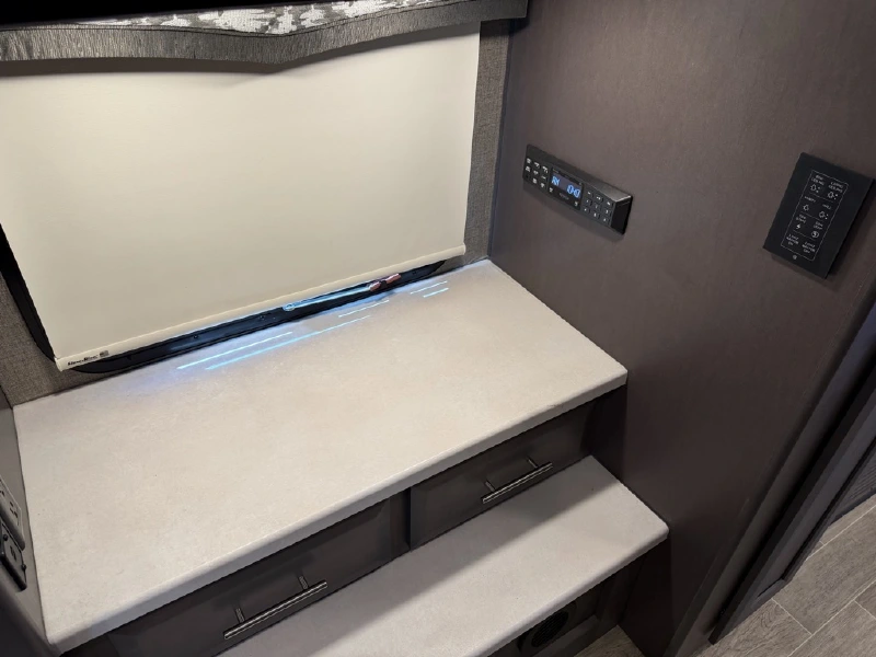 2021 THOR MOTOR COACH OMNI BH35
