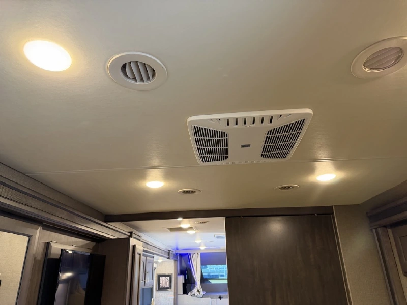 2021 THOR MOTOR COACH OMNI BH35