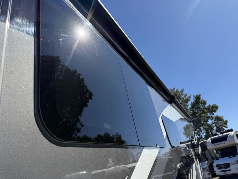 2021 THOR MOTOR COACH OMNI BH35