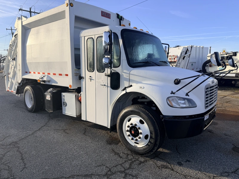 2015 FREIGHTLINER BUSINESS CLASS M2 106