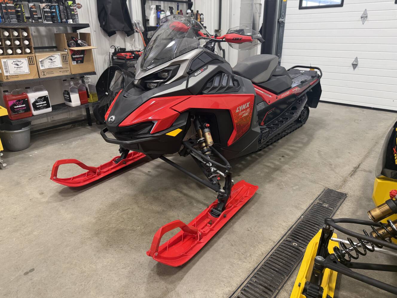 A photo of this 2025 Lynx Rave RE 600R E-TEC Ice Ripper XT 1.5 M.S. / E.S. w/ 10